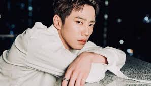 5 things to know about Love and Leashes star Lee Jun-young: the former  U-Kiss K-pop idol plays the lead in Netflix's racy new film alongside  Girls' Generation's Seohyun