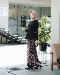 31 foto rumah minimalis tampak depan samping belakang | arsihome merupakan ragam galeri tentang desain rumah yang terbaik dan terlengkap masa kini. Pancarkan Keanggunanmu Dengan 10 Rekomendasi Kebaya Hitam Berikut 2020