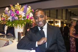 Fantasy fiction, faced paced, da vinci code meets eyes wide shut. 8qfzfq89fl4zum