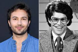 See 'Saturday Night' cast next to real 'SNL' stars