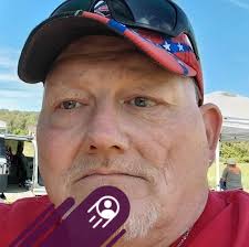 Is Rosemont Pizza Hut open for dine-in?