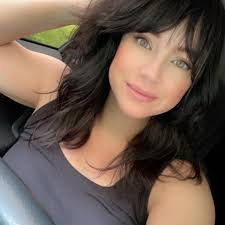 Elle Moon's Instagram, Twitter & Facebook