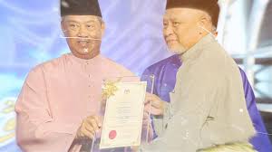 Kalendar ini memaparkan padanan tarikh antara kalender masehi/miladiah (tulisan biru) dan kalendar hijriah (tulisan merah). Montaj Penerima Anugerah Tokoh Maal Hijrah Peringkat Wilayah Persekutuan 1441h 2019m Youtube