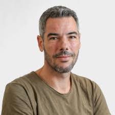 Eric Bernard's Instagram, Twitter & Facebook