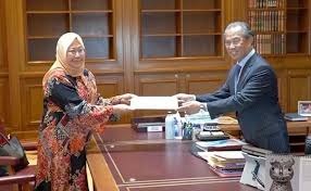 Who is dr.jemilah mahmood married to? Mesej Khas Tan Sri Dr Jemilah Mahmood Agar Lindungi Insan Tersayang Dengan Vaksinasi Nona