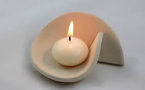 Sizlere Cok Guzel Bir Tabagin Yapilisini Hazirladik Ve Ayni Sekilde Yapilan Seramik Tabak Modelleri Hazirl Ceramic Candle Ceramic Candle Holders Slab Ceramics