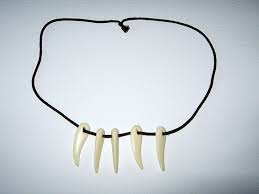Halloween Teeth Necklace In Plastic With Brown Rope Costume Tarzan Cave Men Ebay Halloween Teeth Tooth Necklace Tooth Costume