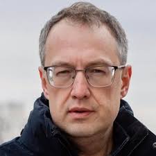 Kevin McGuinness (@KevMcGuinn)