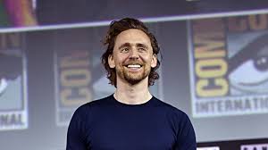 It is not official and has no affiliation with tom hiddleston himself, his family, friends or anyone around him. Spielt Tom Hiddleston Doch Nicht Hauptrolle In Loki Serie Promiflash De