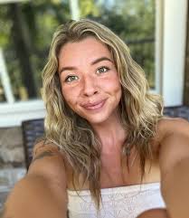 Introduction to associate stylist at salon