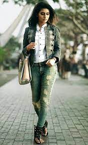 Priya prakash varrier is an upcoming indian film actress who currently works in malayalam film industry. Priya Prakash Varrier Wiki Age Boyfriend Family Caste Biography More Wikibio