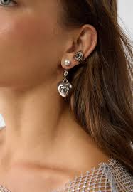 2er-Pack Ohrringe mit Herz und rosafarbener Rose