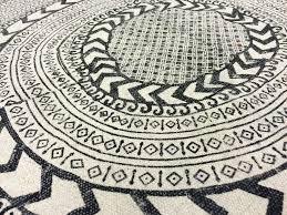 Wir wetten, dass sie schon genau wissen. Runde Teppiche Marrakech Rund Schwarz Grau Weiss