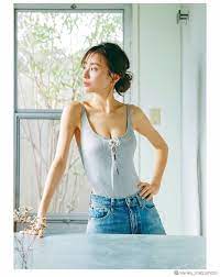 松本まりか 美谷間輝くショットに絶賛の声 sexyで綺麗 憧れる モデルプレス モデル 女性モデル まりか