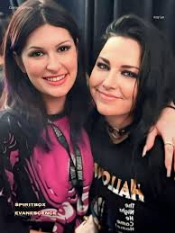 Amy Lee (Evanescence) stuns in new photo alongside Metallica inspired cake.