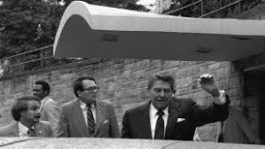 Diaz is affiliated with montefiore wakefield campus, montefiore medical center and st barnabas hospital. Alan Diaz Who Took Elian Gonzalez Photo Dies At 71 Cnn