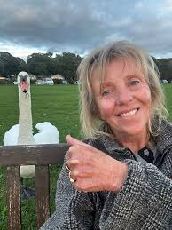 Thought I'd post our flat for sale incase anyone is looking or knows of  someone who is looking. Our two bedroom first floor flat is for sale in  burton, we are at