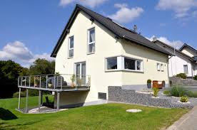 Prior to joining kessler, bayo was the bfo of sallie mae's credit card business and prior to that, he was acting cfo and founding member of a credit card startup. Haus Junge Familie Herzlich Willkommen