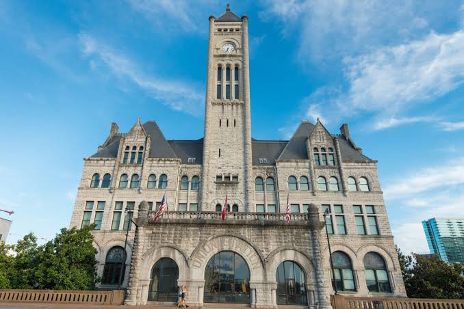 Visitor's Guide & History of Union Station Nashville