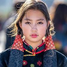 Did you know that half of the annual precipitation in Mongolia falls in  July-August? 🇲🇳 It means that we are really lucky to be here right now.  The landscapes are breathtaking, the