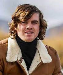 Margot Robbie falls for local lad