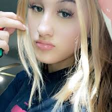 Mariah Gamble (@to__much)