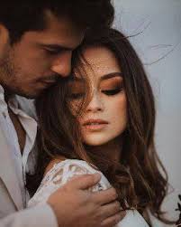 Когда мужчине нужна женщина– его не интересует её прошлое и даже  настоящее...Он просто заботится о её будущем...