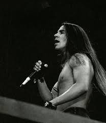 Anthony Kiedis Rhcp Red Hot Chili Peppers In 2020 Red Hot Chili Peppers Anthony Kiedis Long Hair Styles