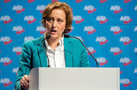 Die politikerin erklärte am dienstag, sie werde „im hinblick auf ein schwebendes verfahren keine erklärungen zu den gegen sie erhobenen vorwürfen abgeben. Beatrix Von Storch Twitter Sperrt Konto Von Afd Politikerin Politik Stuttgarter Zeitung
