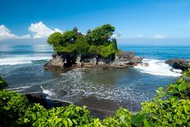 Indonesia is an archipelago in southeast asia which lies along the equator between asia and australia, and also between the pacific and indian oceans. Circuite Indonezia 2020 Excursii Indonezia Asia Aerocenter