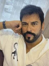 𝙏𝙤𝙙𝙖𝙮'𝙨 𝘽𝙚𝙨𝙩 𝐏𝐢𝐜𝐭𝐮𝐫𝐞 𝙒𝙞𝙩𝙝 𝘽𝙪𝙧𝙖𝙠😍 𝐢𝐧  𝐊𝐚𝐫𝐚𝐜𝐡𝐢 . 𝐑𝐮𝐥𝐞𝐫 𝐉. ☺ #burakfehriyetp #osmanghazitp 😘