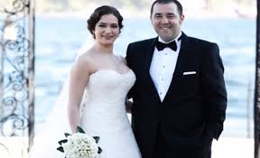 Ayça ayşin turan'ın sevgilisi kimdir? Zemheri Nin Firuze Si Ayca Aysin Turan Eski Sevgilisi Ile Sok Etti Galeri Yeni Asir