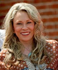 Today is the 84th Birthday of Oscar-winning actress Faye Dunaway! An icy,  elegant blonde with a knack for playing complex and strong-willed female  leads, enormously popular actress Faye Dunaway starred in several