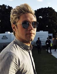 Epingle Par Alexa H Sur Fachonce Niall Horan Celebrations Fatale Amour De Ma Vie