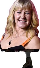 She looked unrecognizable 😱