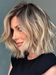 25 Wavy Bob Hairstyles For The Warm Season : Vanilla Blonde Long Wavy Bob  Haircut