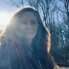 Kim Tolbert's Instagram, Twitter & Facebook