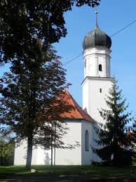 Gessertshausen ist das tor zu den westlichen wäldern, liegt im naherholungsgebiet und hat eine sehr gute anbindung an augsburg, münchen und ulm. St Leonhard Gessertshausen
