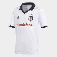 Kartal yuvası adidas beşiktaş kırmızı deplasman forması, bir sezonluk aranın ardından sahalara geri dönen kırmızı renkteki beşiktaş forması, adidas'ın tango konseptinde üretildi. Adidas Besiktas Jk Ic Saha Formasi Beyaz Adidas Turkey