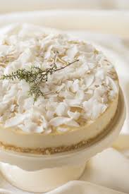 Râper le zeste d'un citron; Community Post 10 Cheeseless Cheesecakes Raw Vegan Desserts Food Cheesecake Recipes