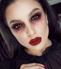 Check spelling or type a new query. 25 Scary But Cute Makeup Ideas To Try For Halloween Maquiagem Halloween Maquiagem De Vampiro Maquiagem De Haloween