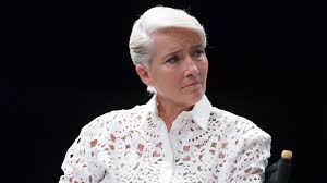 Mindy kaling takes over emma. Emma Thompson S Letter About Why She Won T Work With John Lasseter Variety