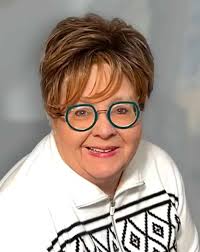 Regina Maloney's Instagram, Twitter & Facebook