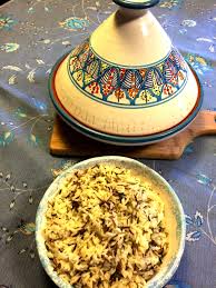 La tradizione nord africana servita a tavola dal marocco: Tajine Di Manzo E Verdure Blumirtillo