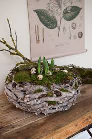 Fruhlingsdeko Basteln Mit Moos Wachteleier Und Holzkranz Deko Fruhling Einfa Basteln Deko Einfa Fruhling Fru Spring Decor Wooden Wreaths Easter Diy