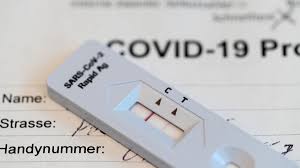 Der diagnostische antigentest funktioniert mittels abstrich im vorderen nasenbereich. Lieferengpass Bei Schnelltests In Bayern Br24