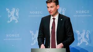 Regjeringen beholder muligheten til å låne inntil fem ganger inntekten i 2021. Regjeringen Vil Gjore Det Lettere A Kombinere Jobb Og Studier Legger Frem Ny Strategi For Sommeren