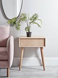 Chevron Oak Side Table In 2020 Oak Bedroom Furniture Decor Light Oak Furniture