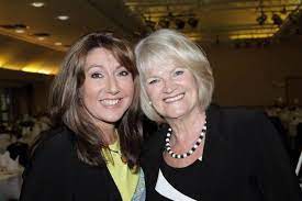 Jane anne mcdonald (born 4 april 1963) is an english easy listening singer, songwriter, media jane has a brother, tony, and a sister, janet. Jane Mcdonald Jane Was This Years Guest Of Honour At The Facebook
