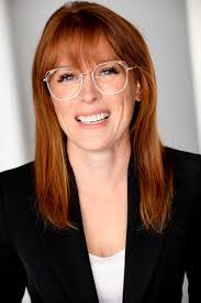 Tamara Robertson's Instagram, Twitter & Facebook